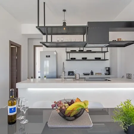 Bluebell Sunset فيلة